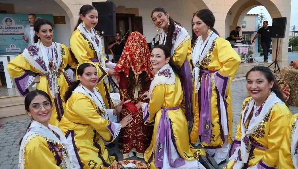 Kıbrıs’ın Gelenek ve Görenekleri